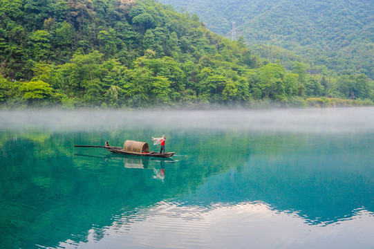 雾漫小东江