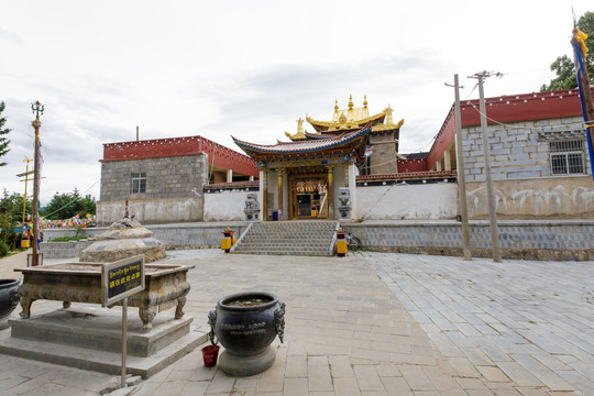 香格里拉百鸡寺