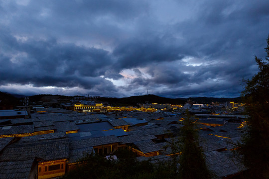 独克宗古城夜景