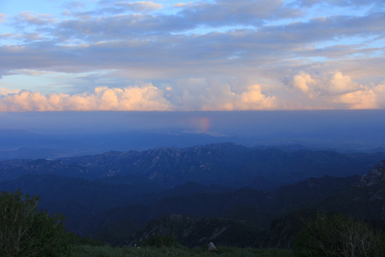 夕阳高山