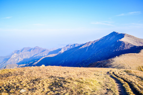 高山秋景