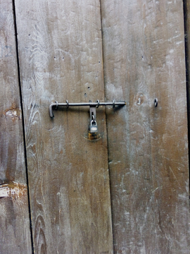 老木板门门栓门锁