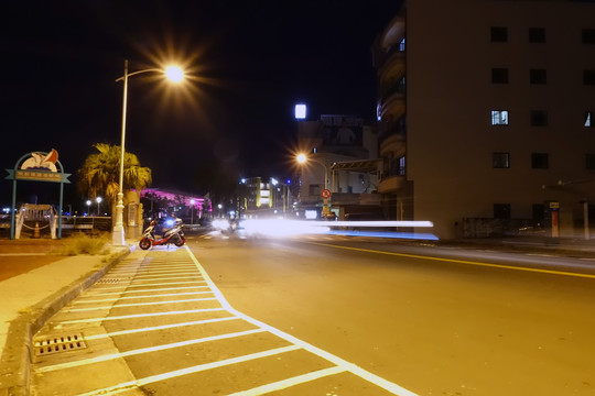 台湾道路夜景