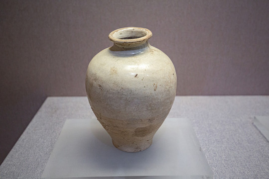 唐代白釉瓷罐