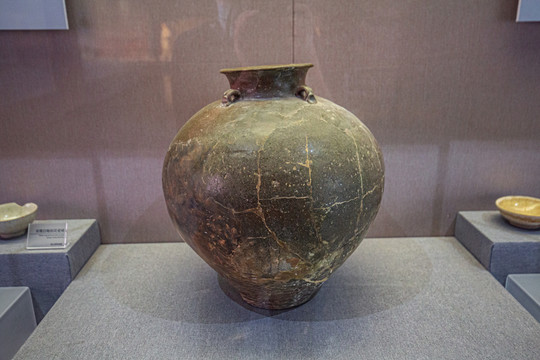 宋代青釉瓷罐