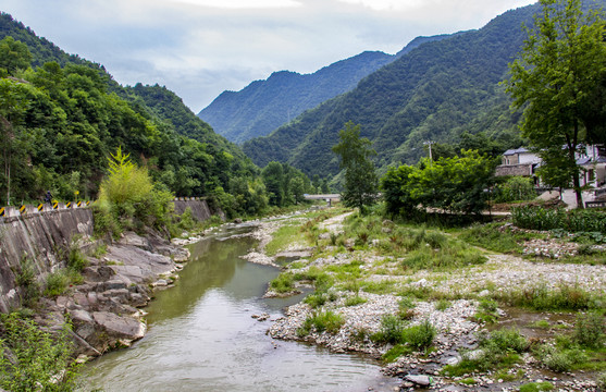 大山小河