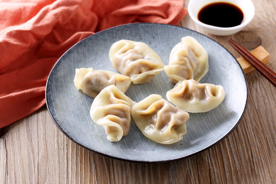 冬菇鸡肉水饺