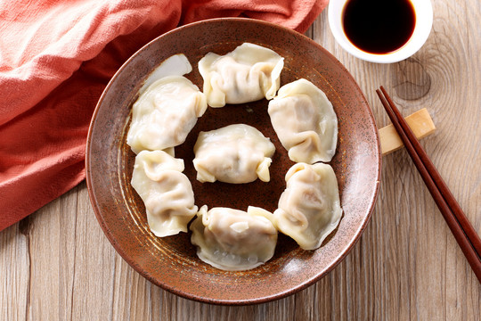 菌菇三鲜饺