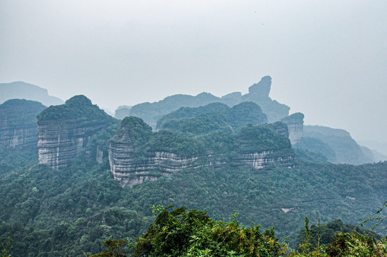 丹霞山长老峰