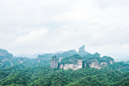 丹霞山长老峰