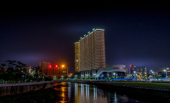 合浦西门江畔夜景