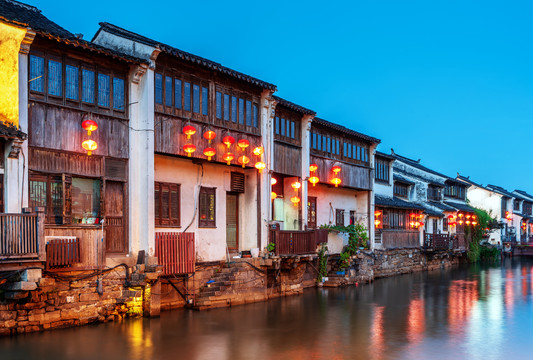 中国苏州七里山塘古镇夜景