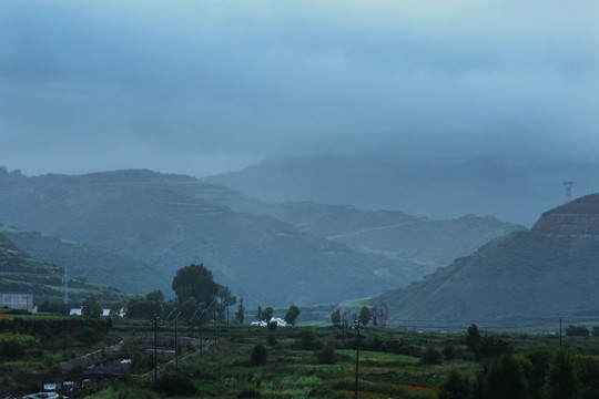 冶力关雨景