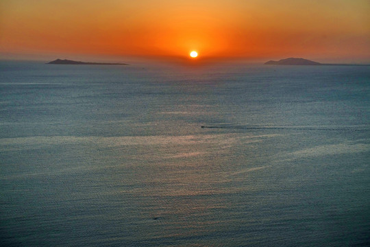 俯瞰三亚湾海上日落