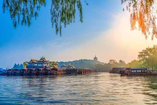 杭州西湖夏天晨景