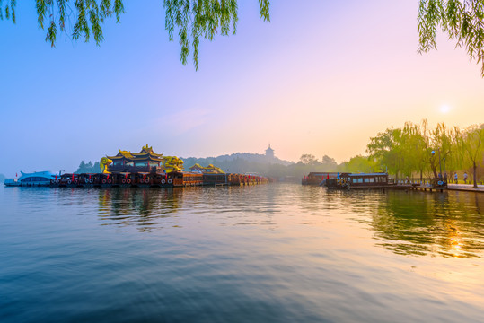杭州西湖夏天晨景