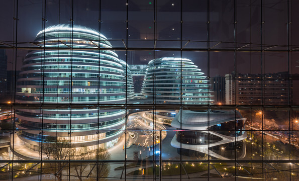 北京城市建筑银河soho夜景