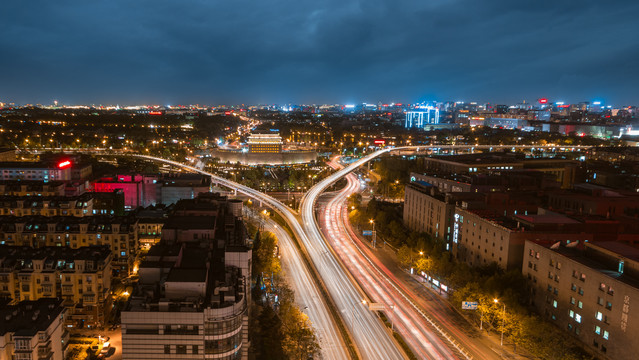 北京德胜门箭楼车流夜景