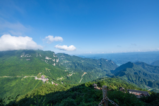 长阳天柱山风光