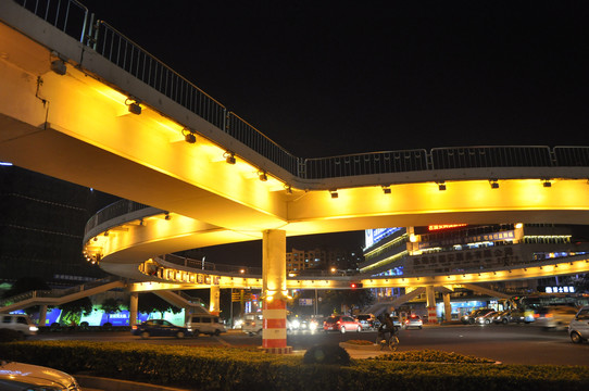 东莞莞太路天桥夜景