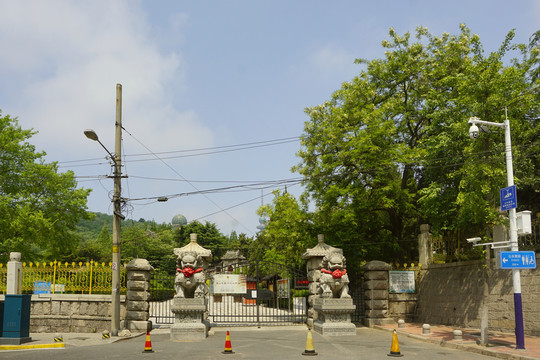 青岛湛山寺东大门