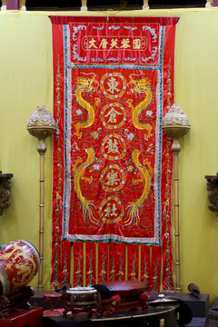 传统绣龙背景布