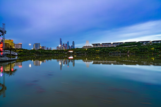 南宁城市天际线民歌湖夜景