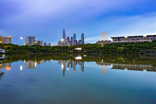 南宁城市天际线民歌湖夜景