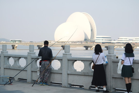 珠海日月贝海边钓鱼