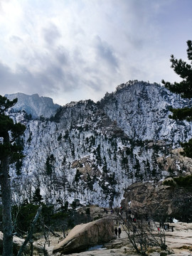 雪山山峰