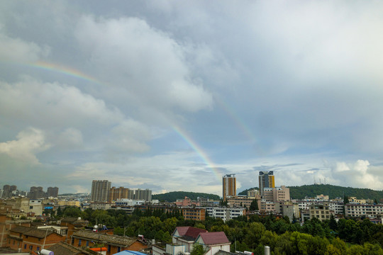 城市彩虹