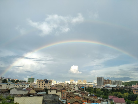 城市彩虹