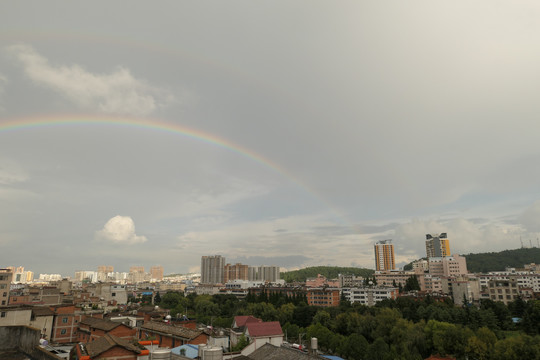 城市彩虹