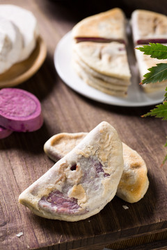 紫薯芋泥饼完整的饼特写