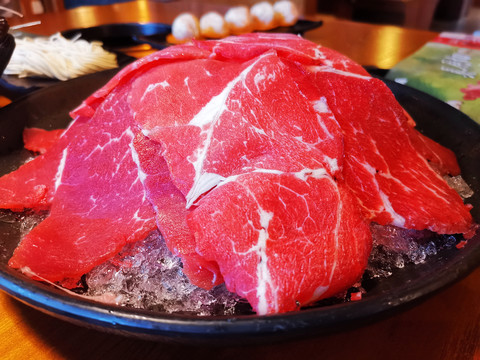 火锅涮菜牛肉片
