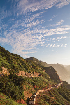 宜宾金沙江向家坝库区山脉与道路