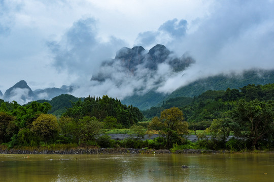 南丹山雾海风光