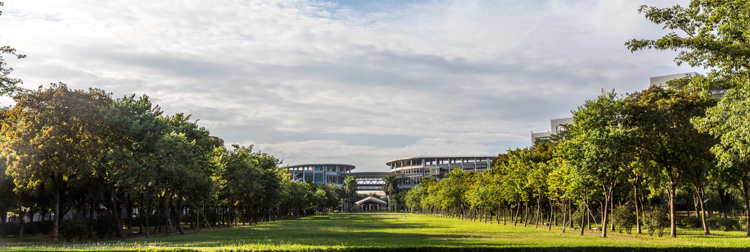 华南师范大学大学城校区草坪