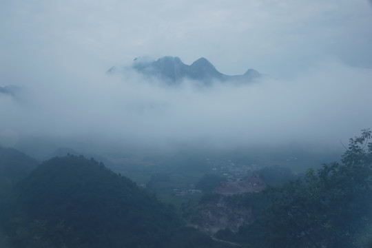 南丹山雾海风光