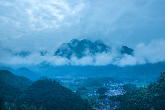 南丹山雾海风光