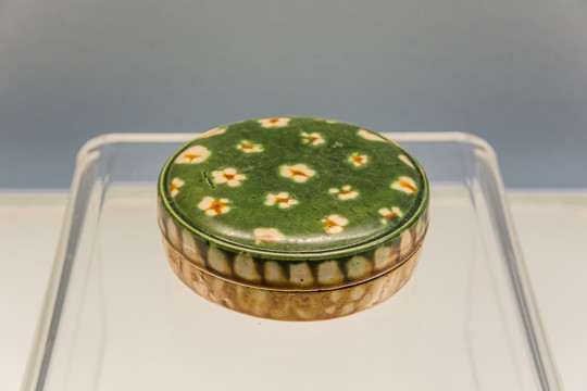 唐代彩色釉陶盖盒