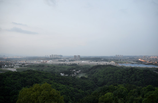 长沙秀峰山金霞之光远眺高岭国际