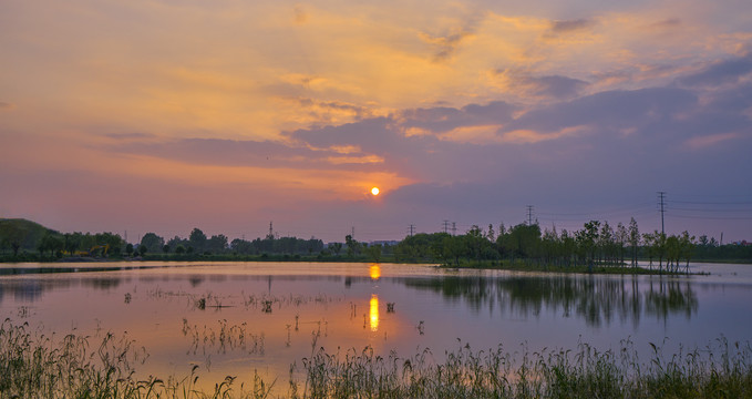 湖泊夕阳