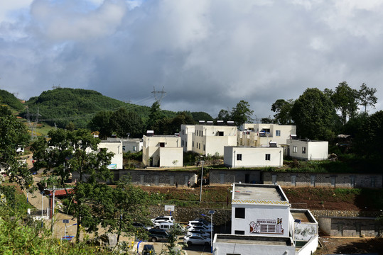 大凉山易地搬迁集中安置点