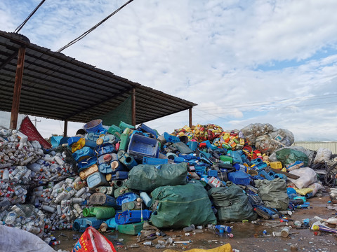垃圾废品回收站分类回收处理
