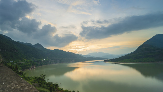 宜宾金沙江向家坝库山水自然风光