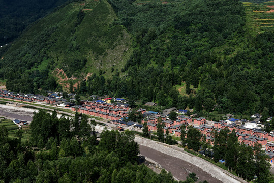 大凉山易地扶贫搬迁集中安置点