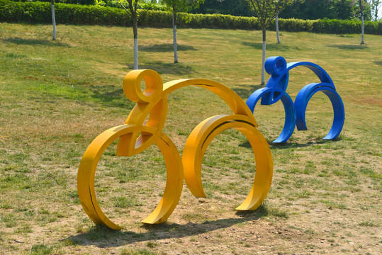成都兴隆湖自行车运动雕塑