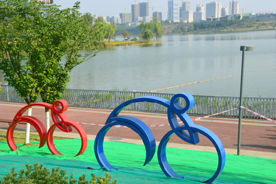自行车运动雕塑