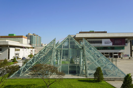 韩国京畿文化中心剧场玻璃采光顶
